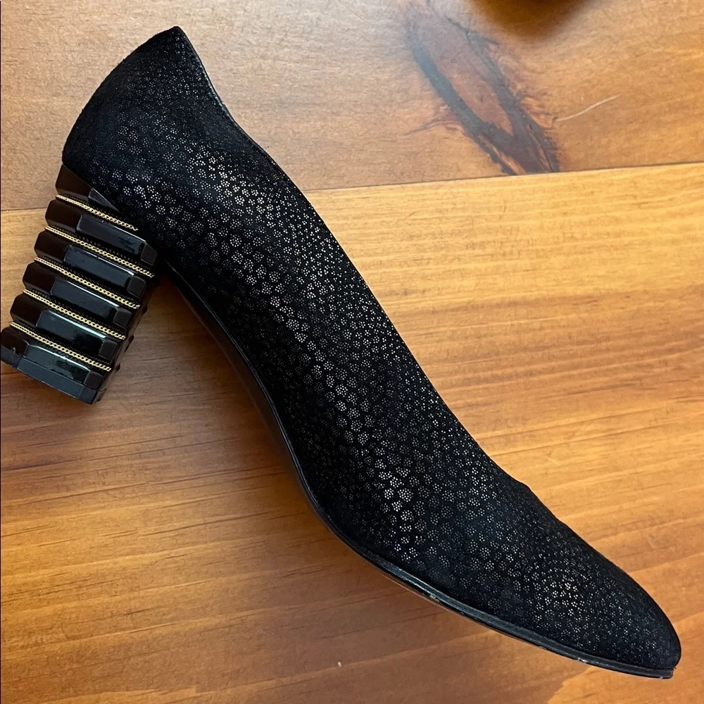 Stuart Weitzman Black Suede Heels Gold Tone Accents Sz 6.5B